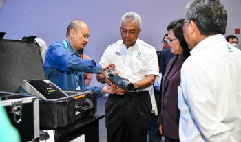 Produk komersial Penyelidik FTKEE UMP dipamerkan pada Program Petronas Collaboration With Higher Education Strategic Initiatives (CHESS) Symposium 2023