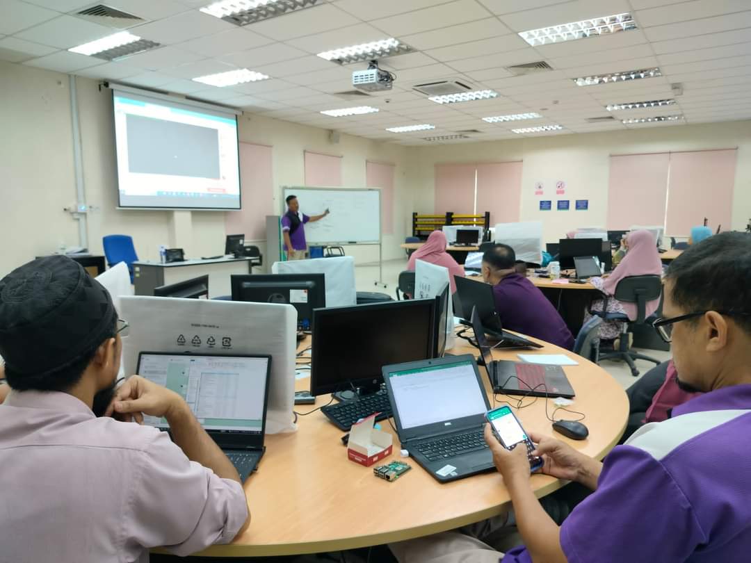 Latihan Dalaman Kursus PHYTON Programming dan Internet of Things (IOT)