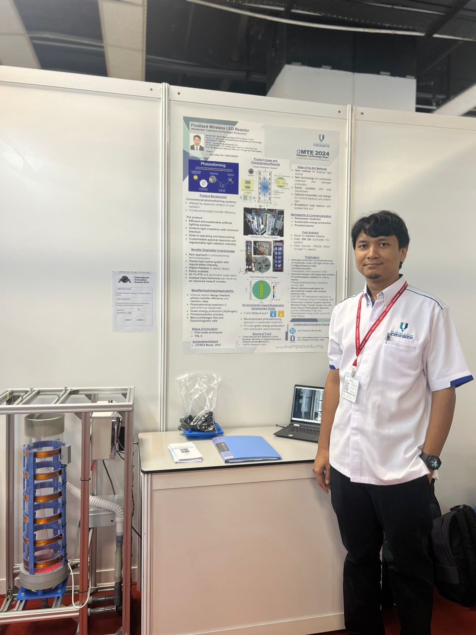 Associate Professor Dr. Mohd Mawardi develops wireless LEDs as a source of white light (photon) for photocatalytic reactor applications 