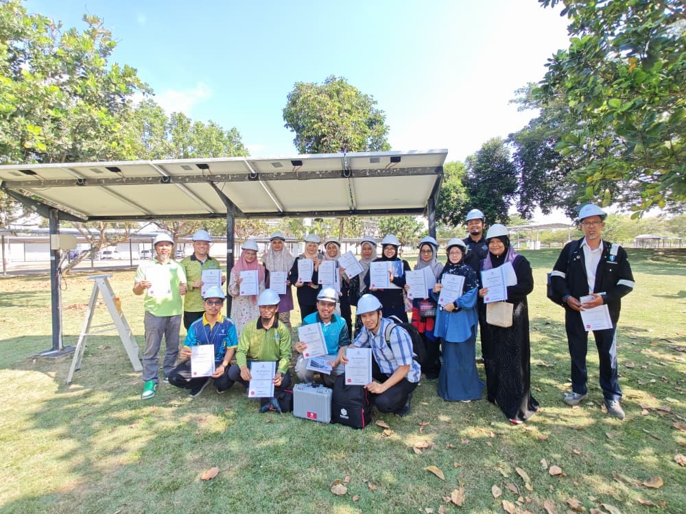 Practical Procedure for Testing and Commissioning of Grid-Connected Photovoltaic (GCPV) System