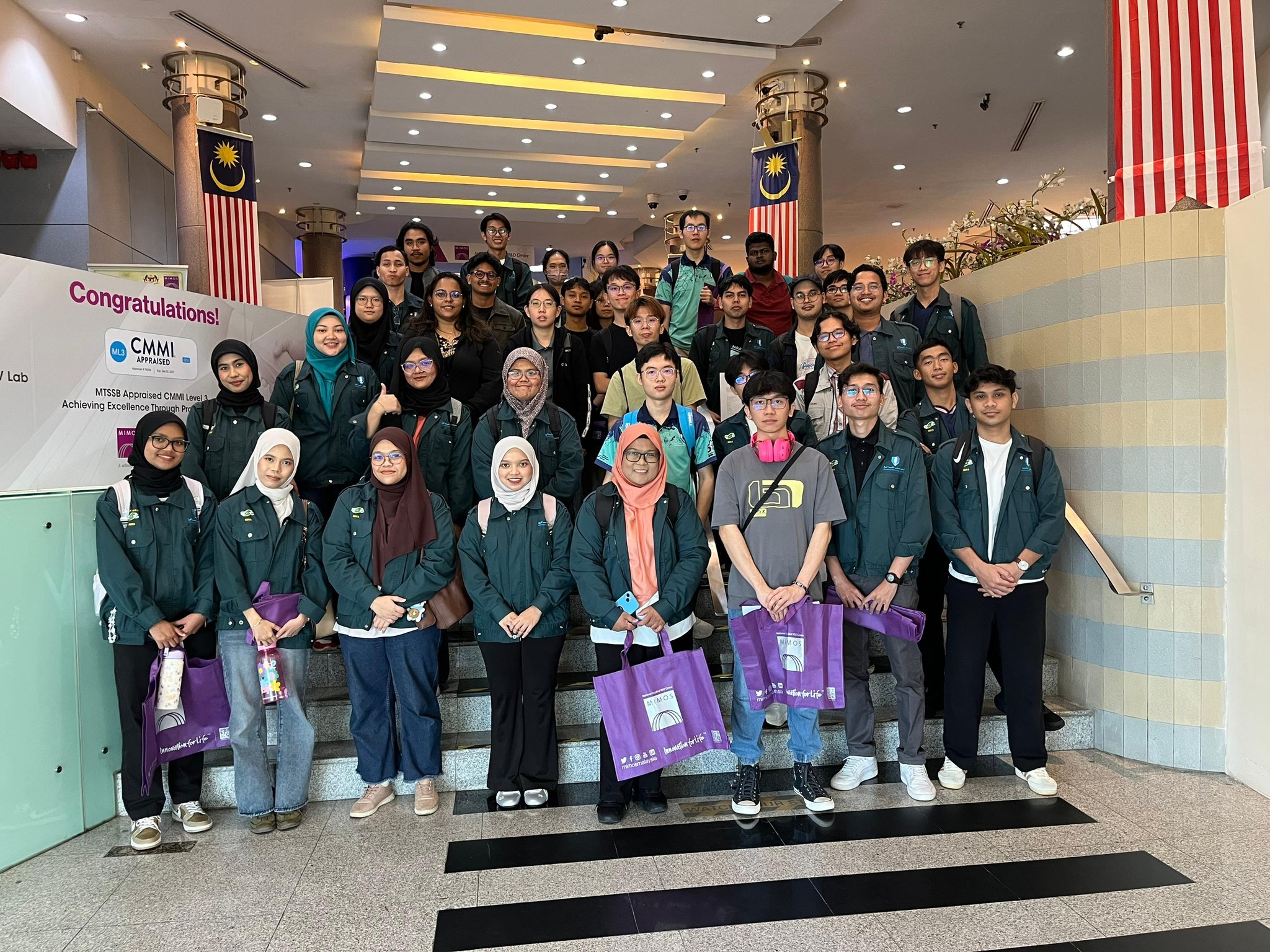 Eksplorasi Industri di MIMOS Berhad: Pembelajaran Dunia Sebenar untuk Generasi Teknokrat