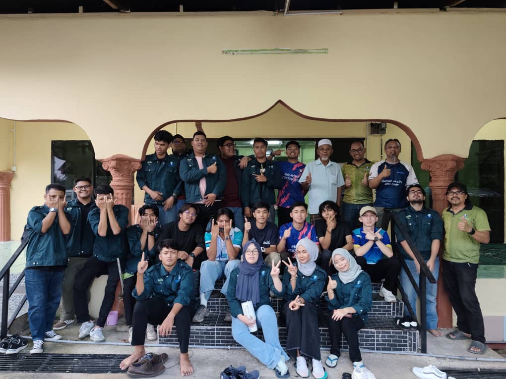 Dari Makmal ke Lapangan: Pelajar BVE2315 Laksana Projek Penambahbaikan Elektrik Surau