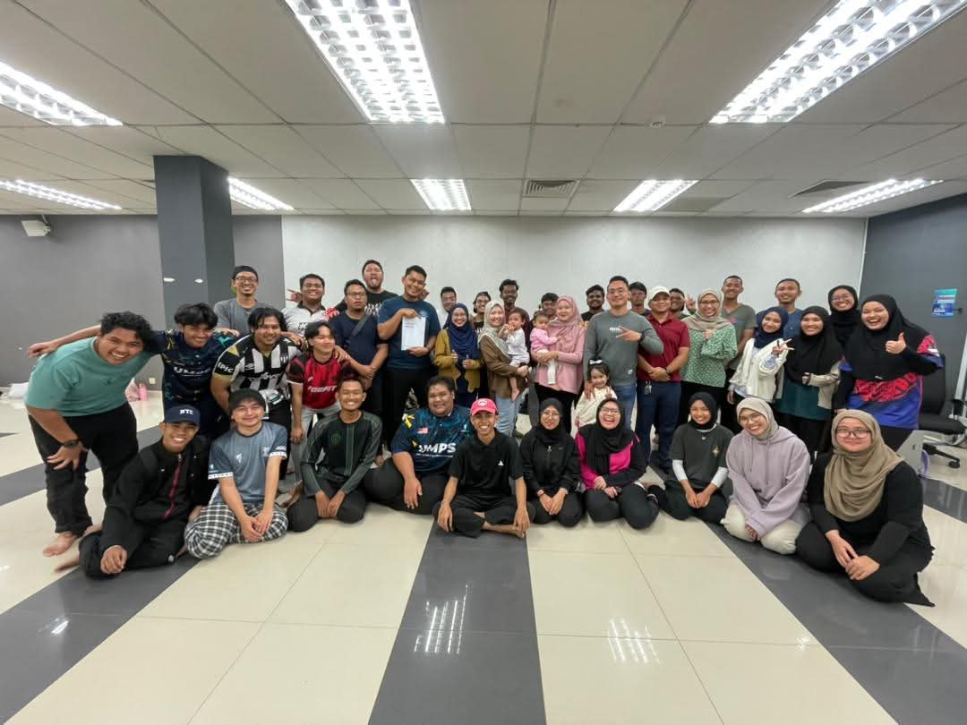 Behind the Cultural Stage: The Touch of Technology and Alumni Sharing