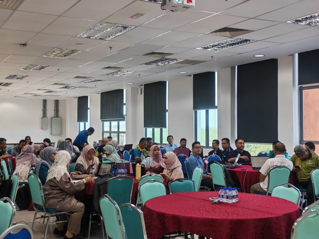 Bengkel Persediaan Penukaran Status Program Akademik kepada Program TVET FTKEE