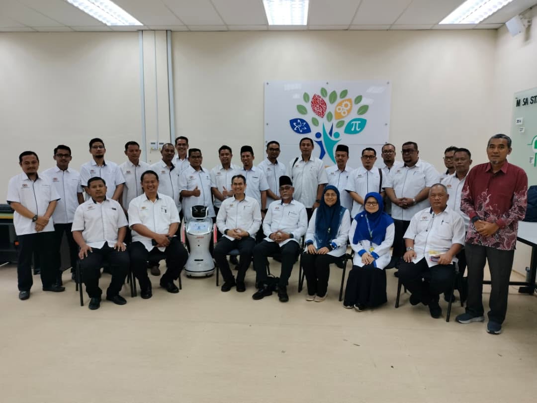 Bengkel Digital Making Bersama UMPSA STEM Lab
